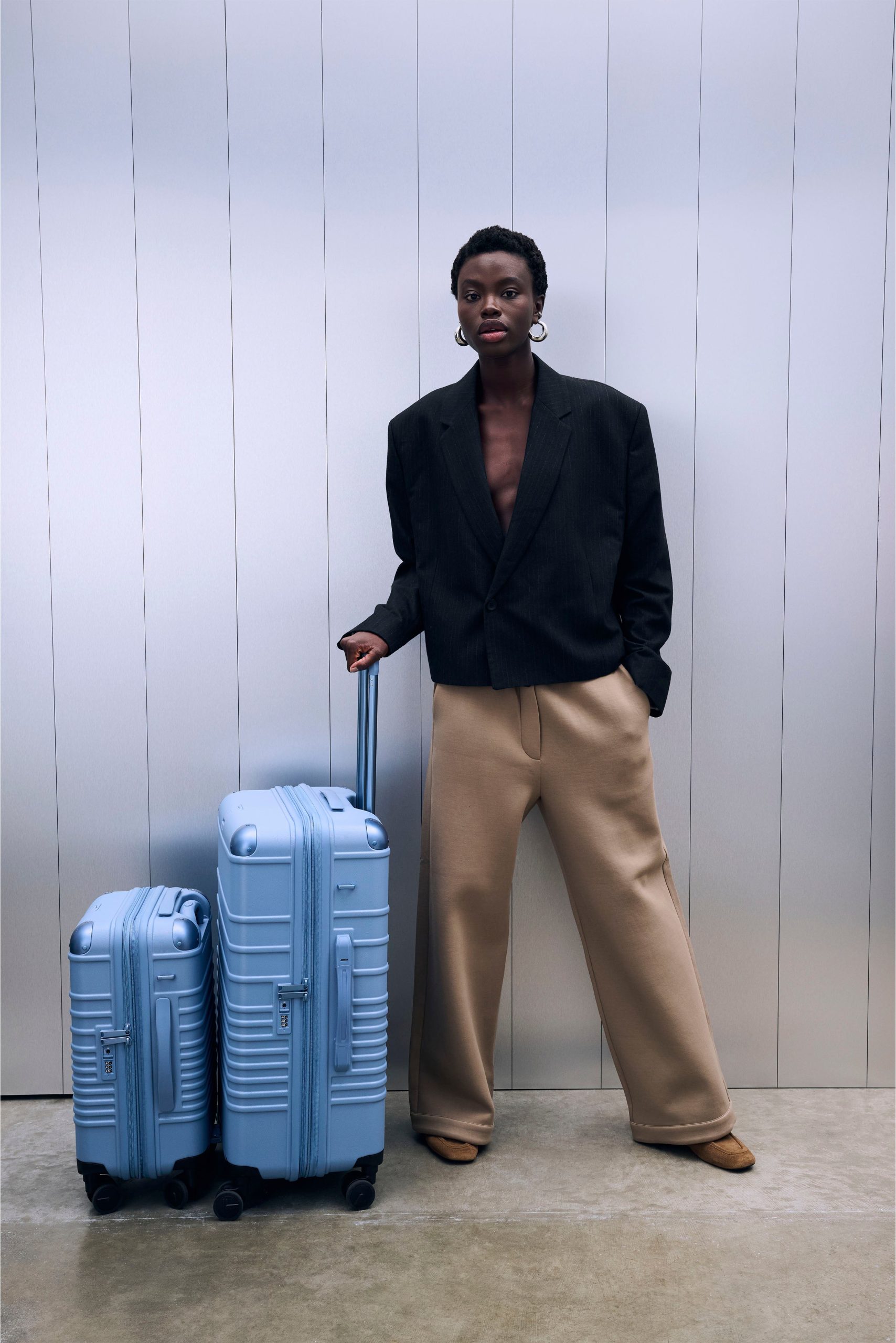 The Hybrid Check-In Roller in Dusty Blue - Image 3