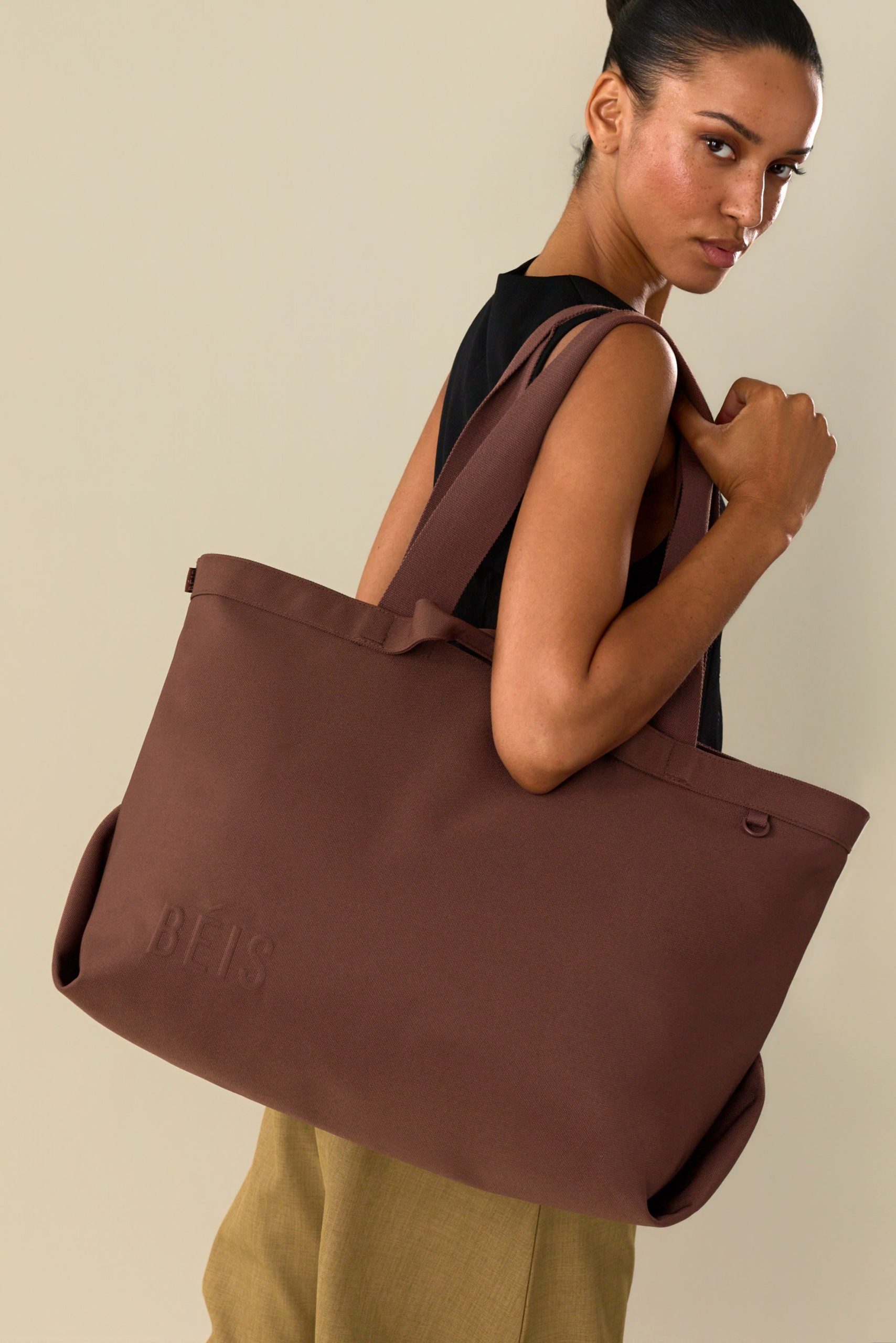 The Travel Tote in Maple - Image 4